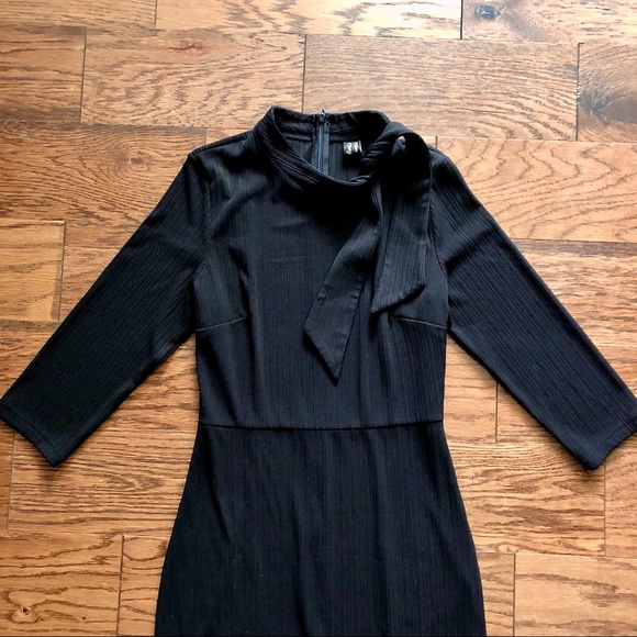 Bow Neck Knee Length Black Dress with Elbow Length Sleeves - Picture 5 of 9